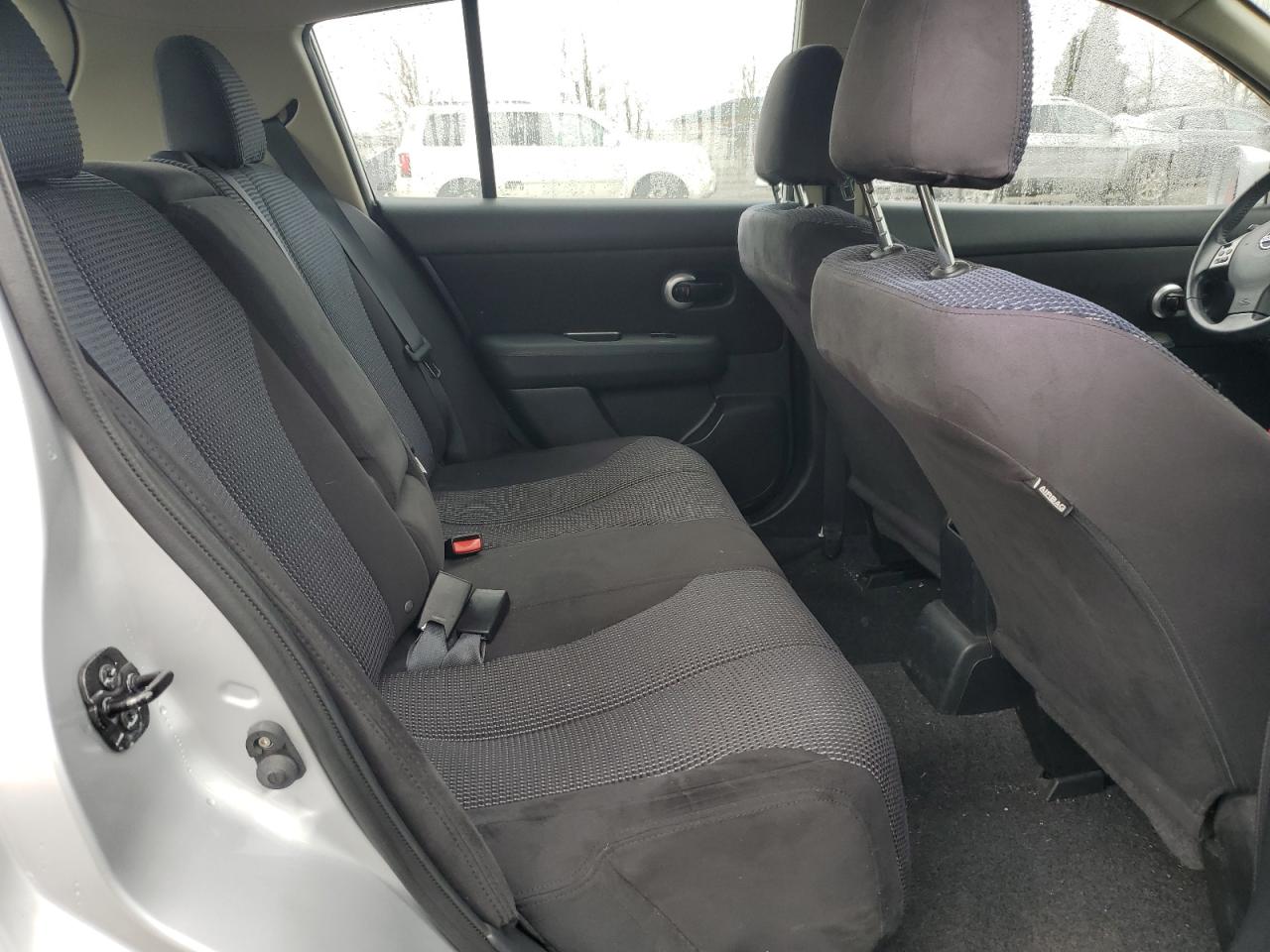 NISSAN VERSA S
