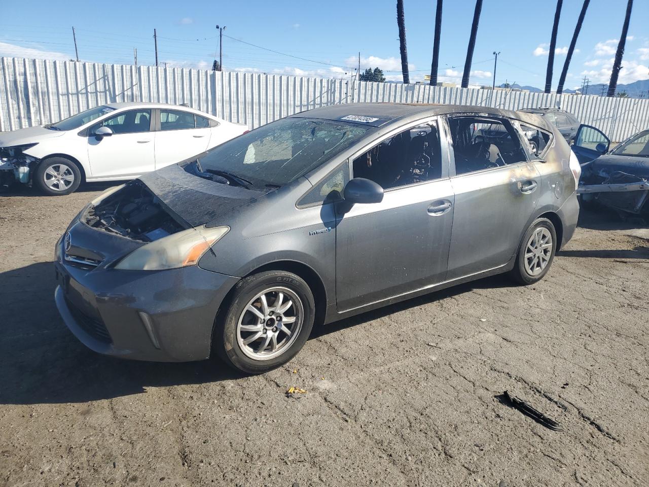 TOYOTA PRIUS V