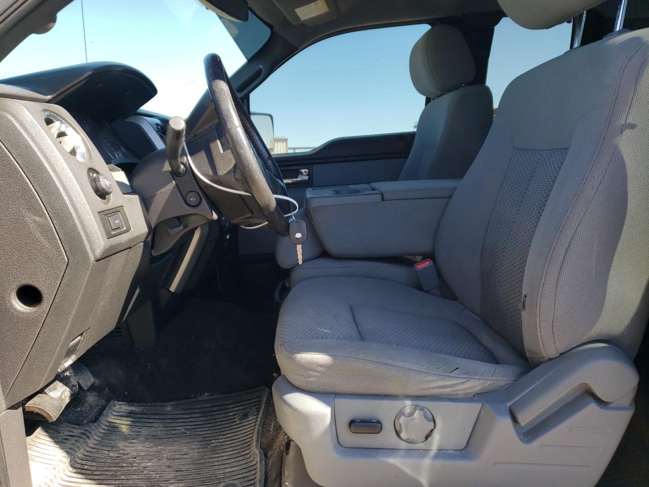 FORD F-150 SUPER CAB