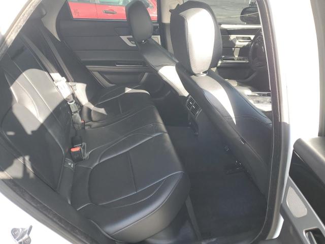 2017 JAGUAR XF PREMIUM SAJBD4BV9HCY44398
