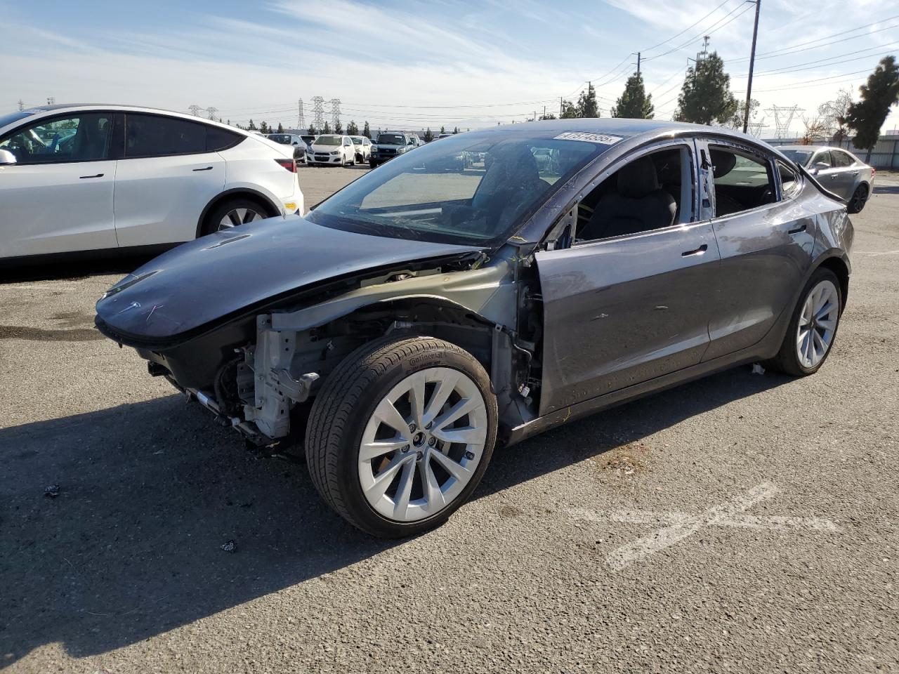 TESLA MODEL 3