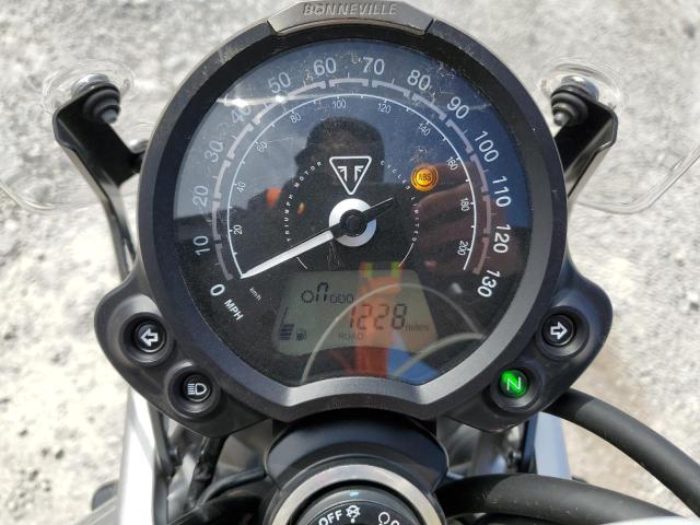 2022 TRIUMPH MOTORCYCLE STREET SCR SMTD44G74NTAU6800