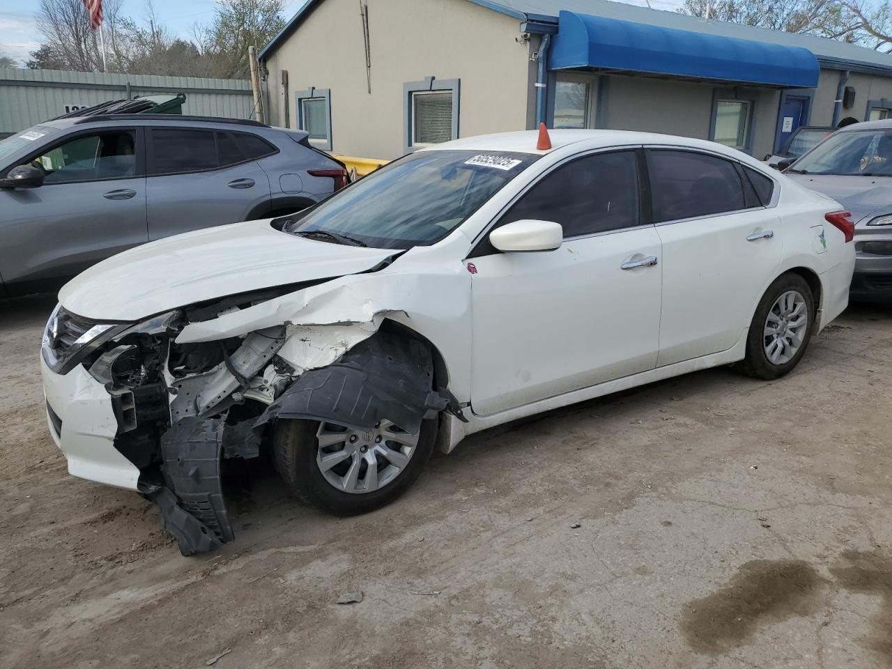  Salvage Nissan Altima