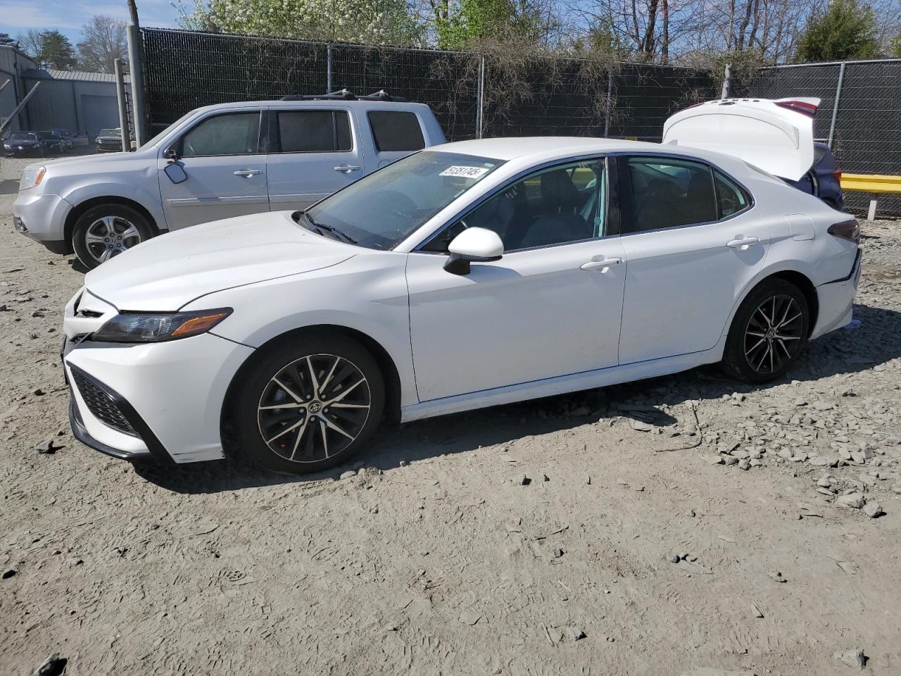 TOYOTA CAMRY SE