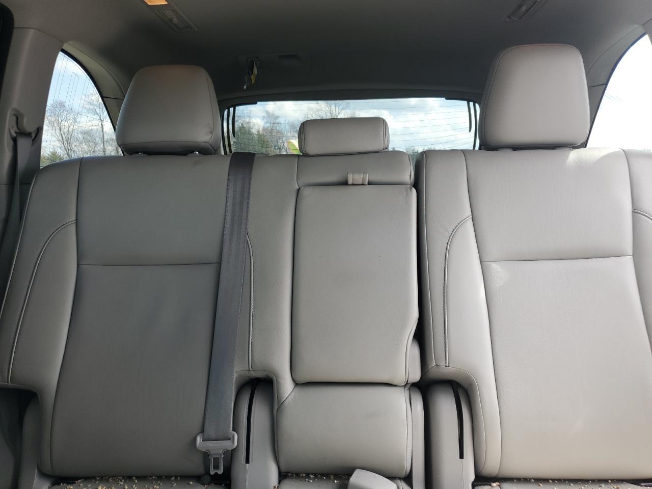 TOYOTA HIGHLANDER SE