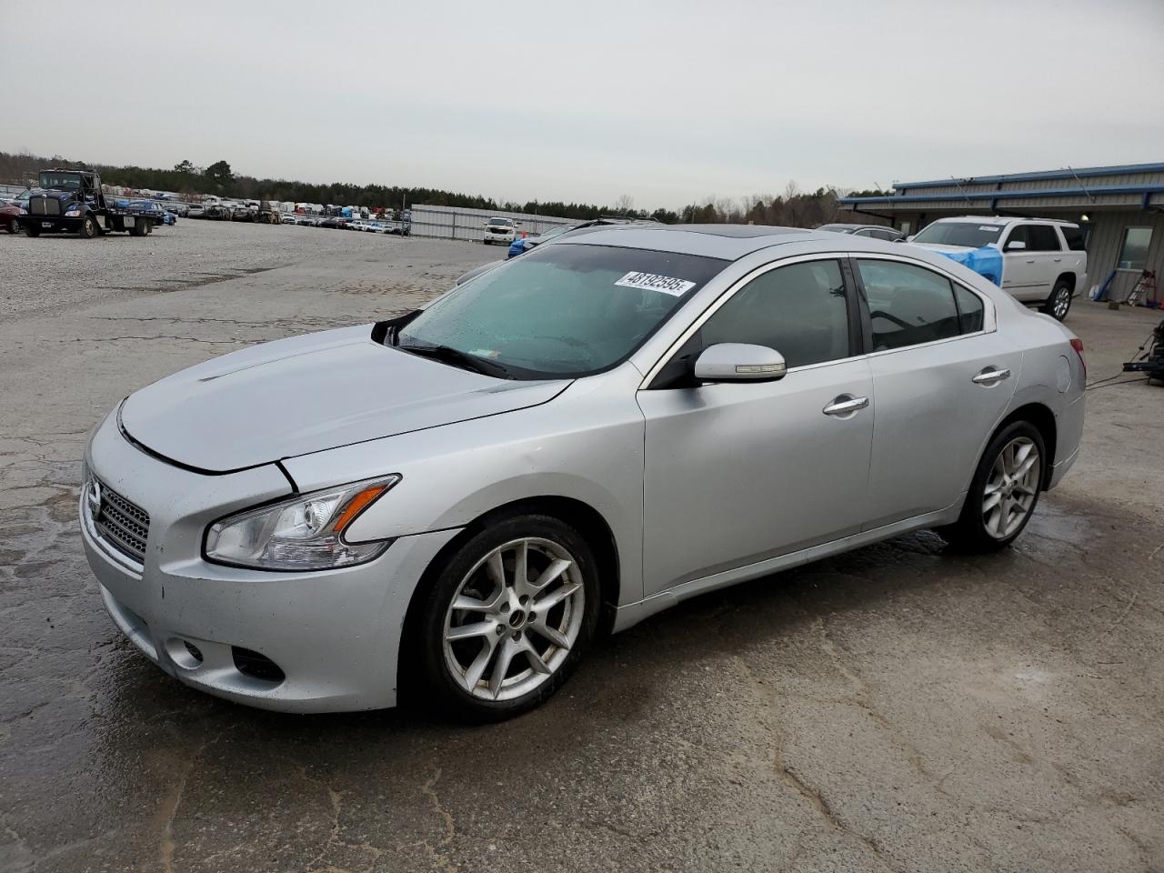 NISSAN MAXIMA S