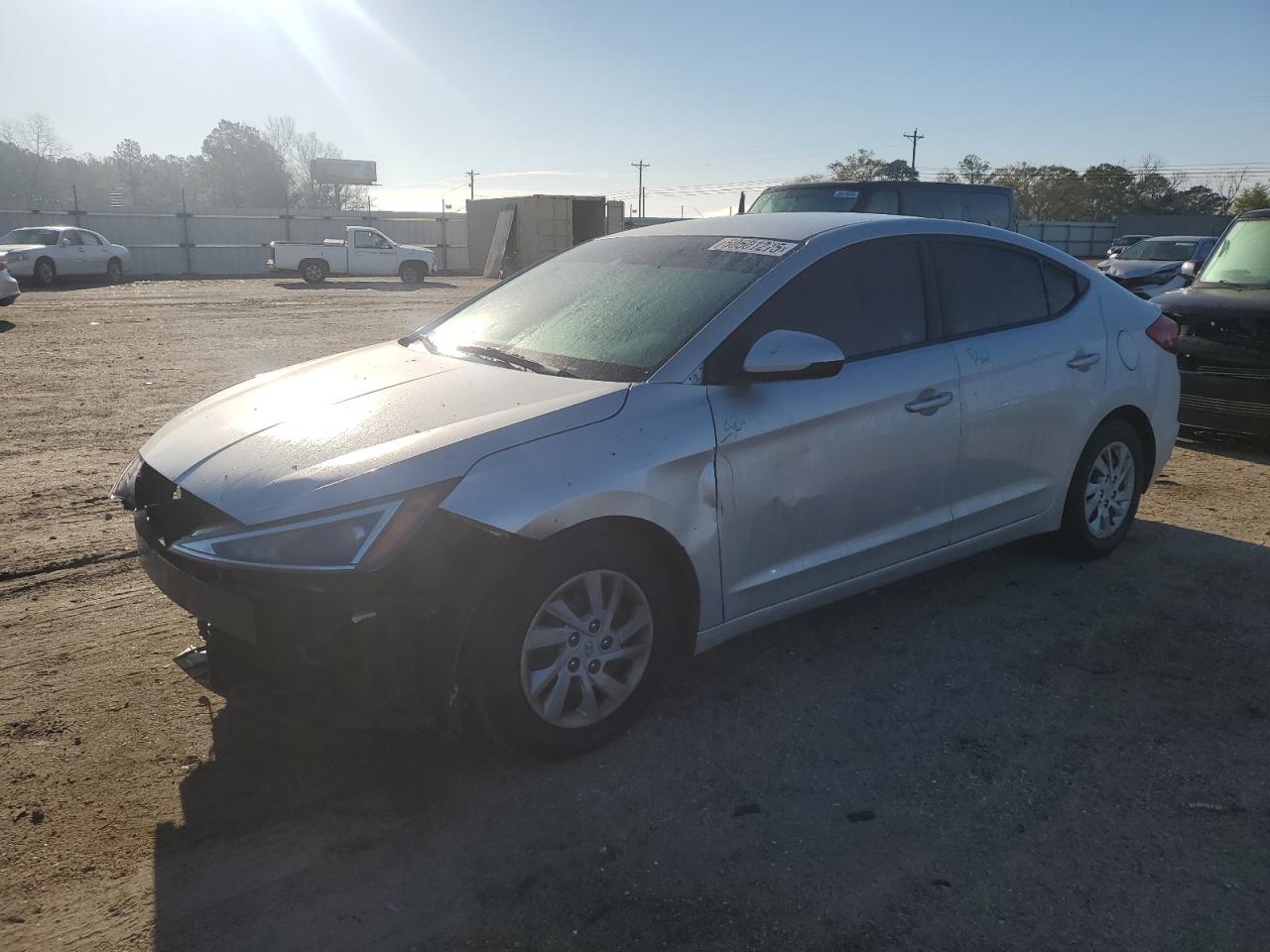 HYUNDAI ELANTRA SE