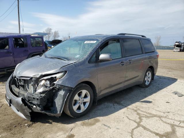 TOYOTA SIENNA LE