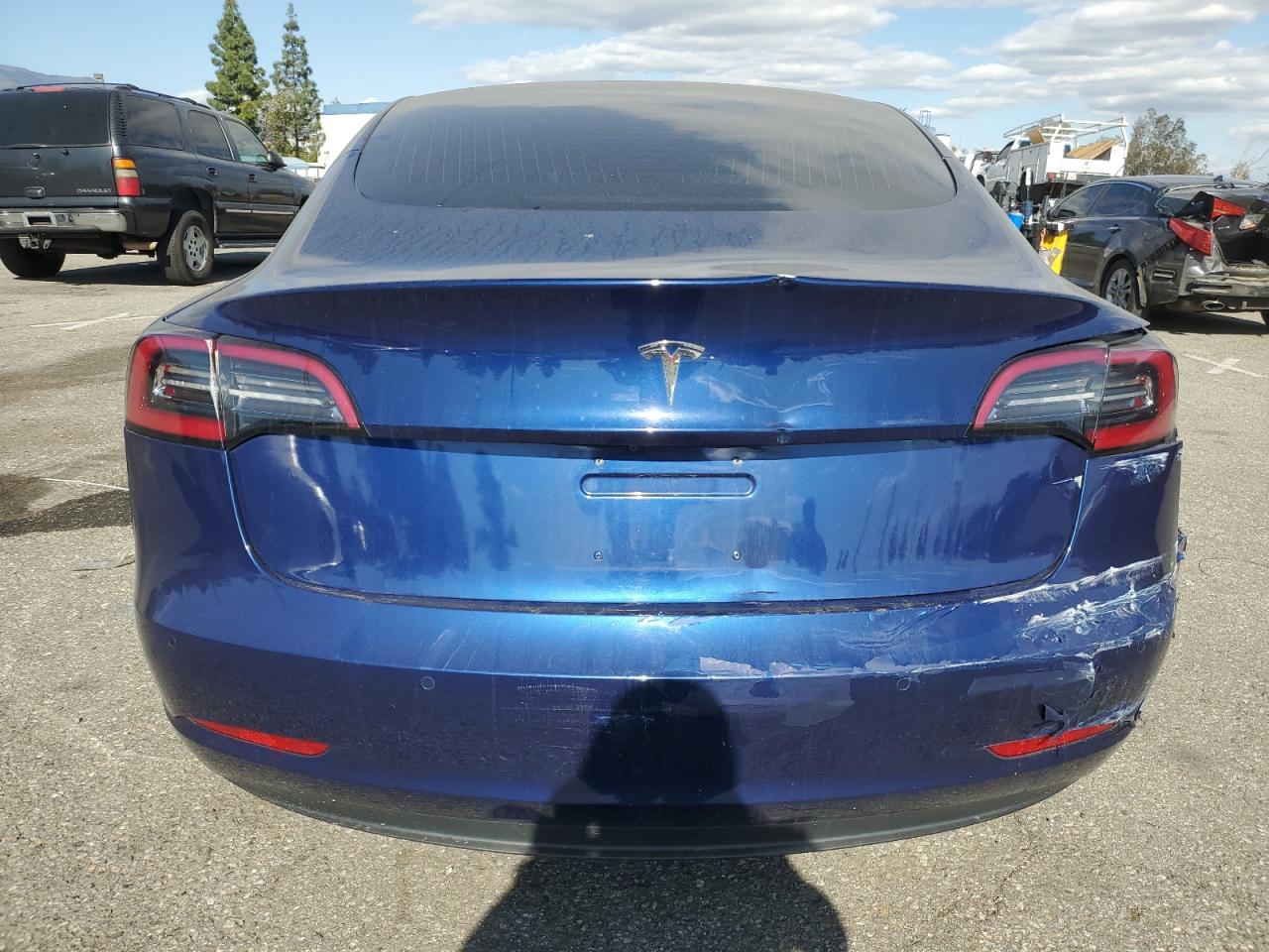 TESLA MODEL 3