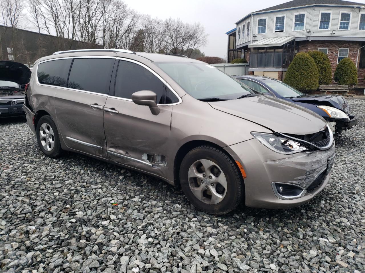 CHRYSLER PACIFICA TOURING L PLUS