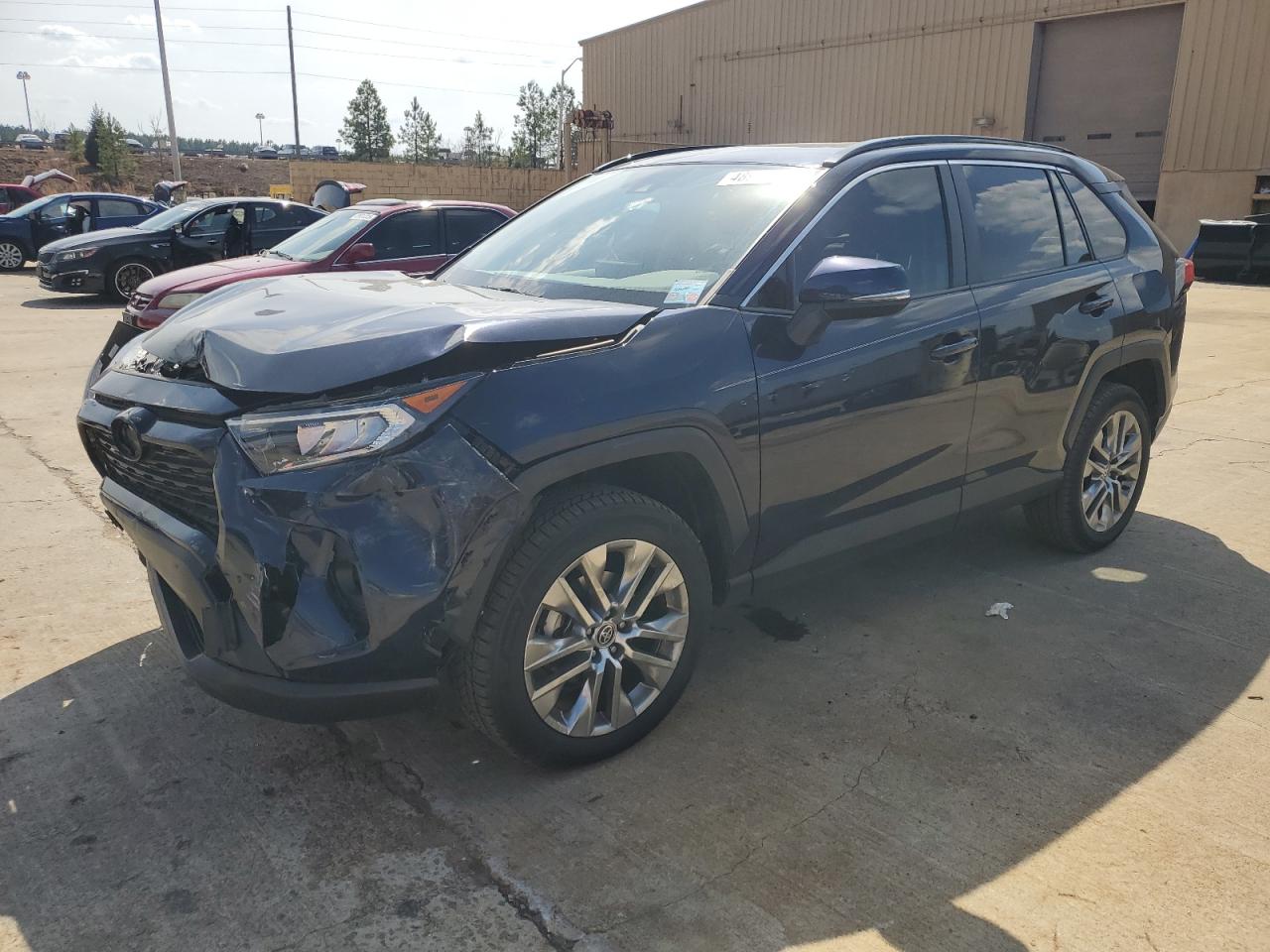 TOYOTA RAV4 XLE PREMIUM