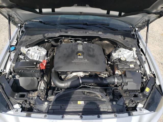 2017 JAGUAR XE SAJAR4BG8HA975784