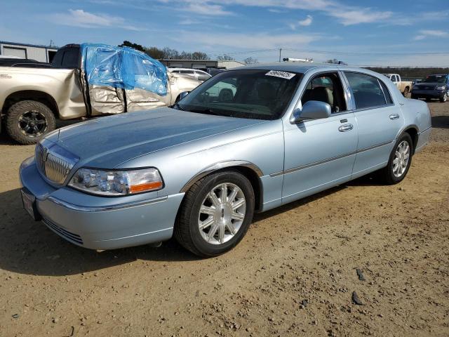 LINCOLN TOWN CAR SIGNATURE LIMITED