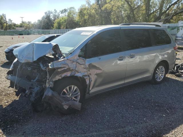 TOYOTA SIENNA XLE