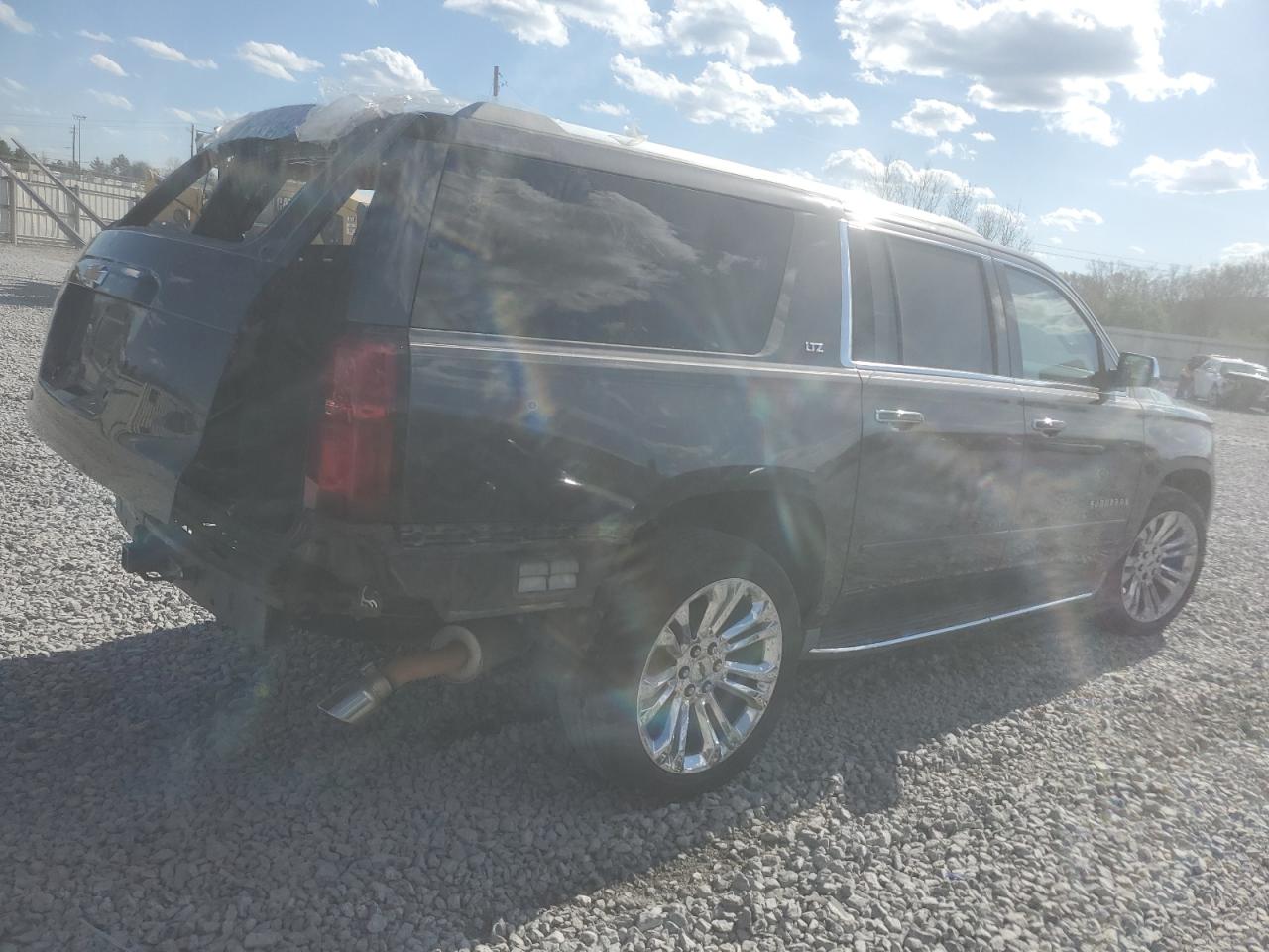 CHEVROLET SUBURBAN 2016