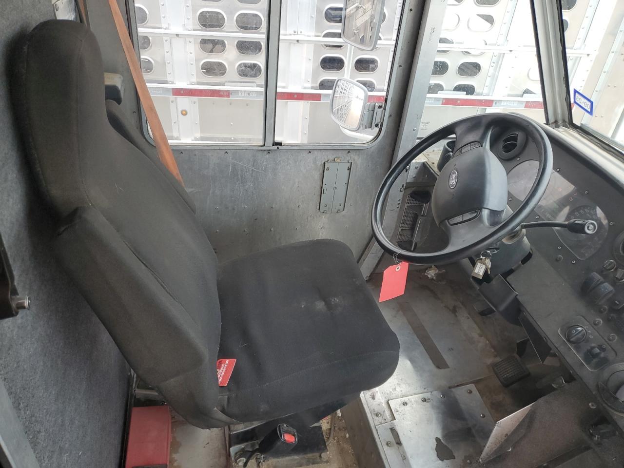 Ford F59 2013