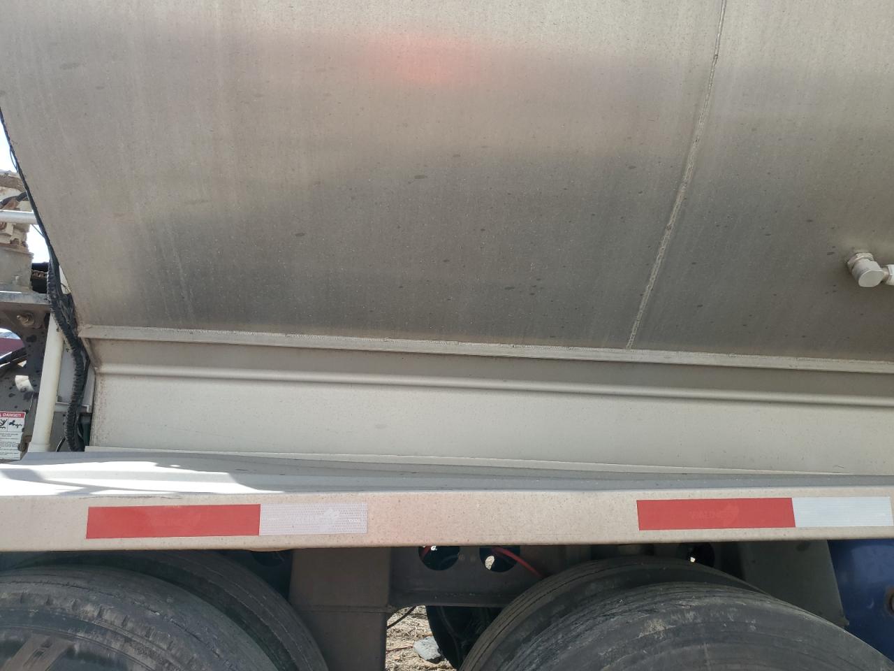 Lot #3283917344 2016 WALI TANKERTRLR