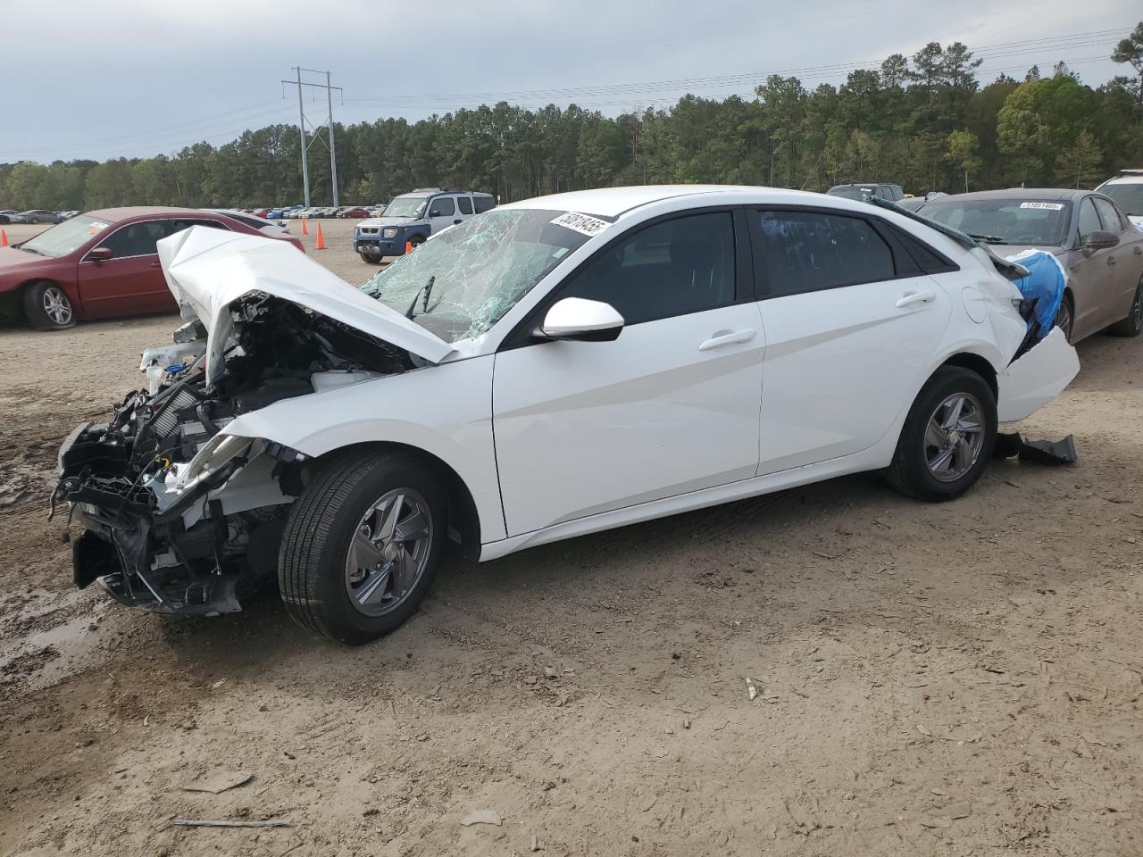 HYUNDAI ELANTRA SE