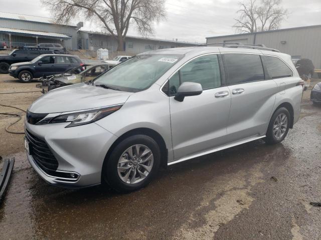 TOYOTA SIENNA XLE