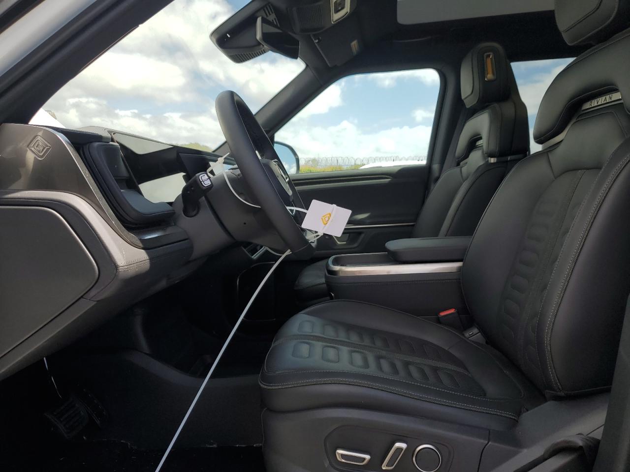 RIVIAN R1S ADVENTURE