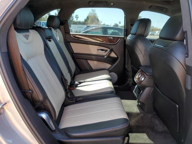 2018 BENTLEY BENTAYGA SJAAC4ZV0JC020171