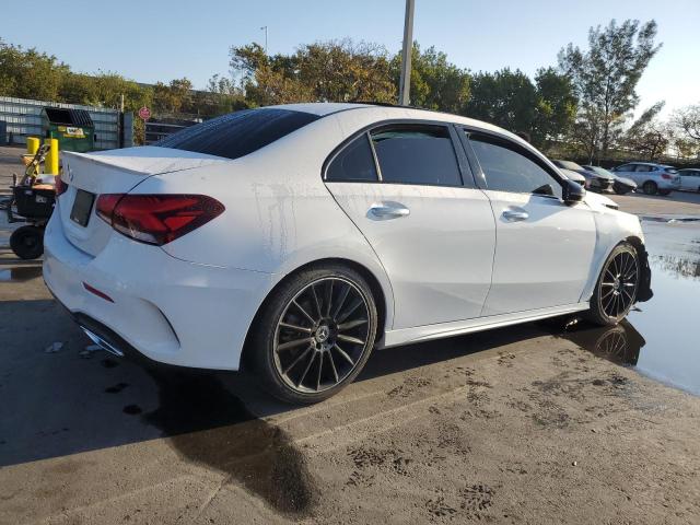 Vin: wdd3g4eb9kw023454, lot: 50461225, mercedes-benz a-class 220 20193
