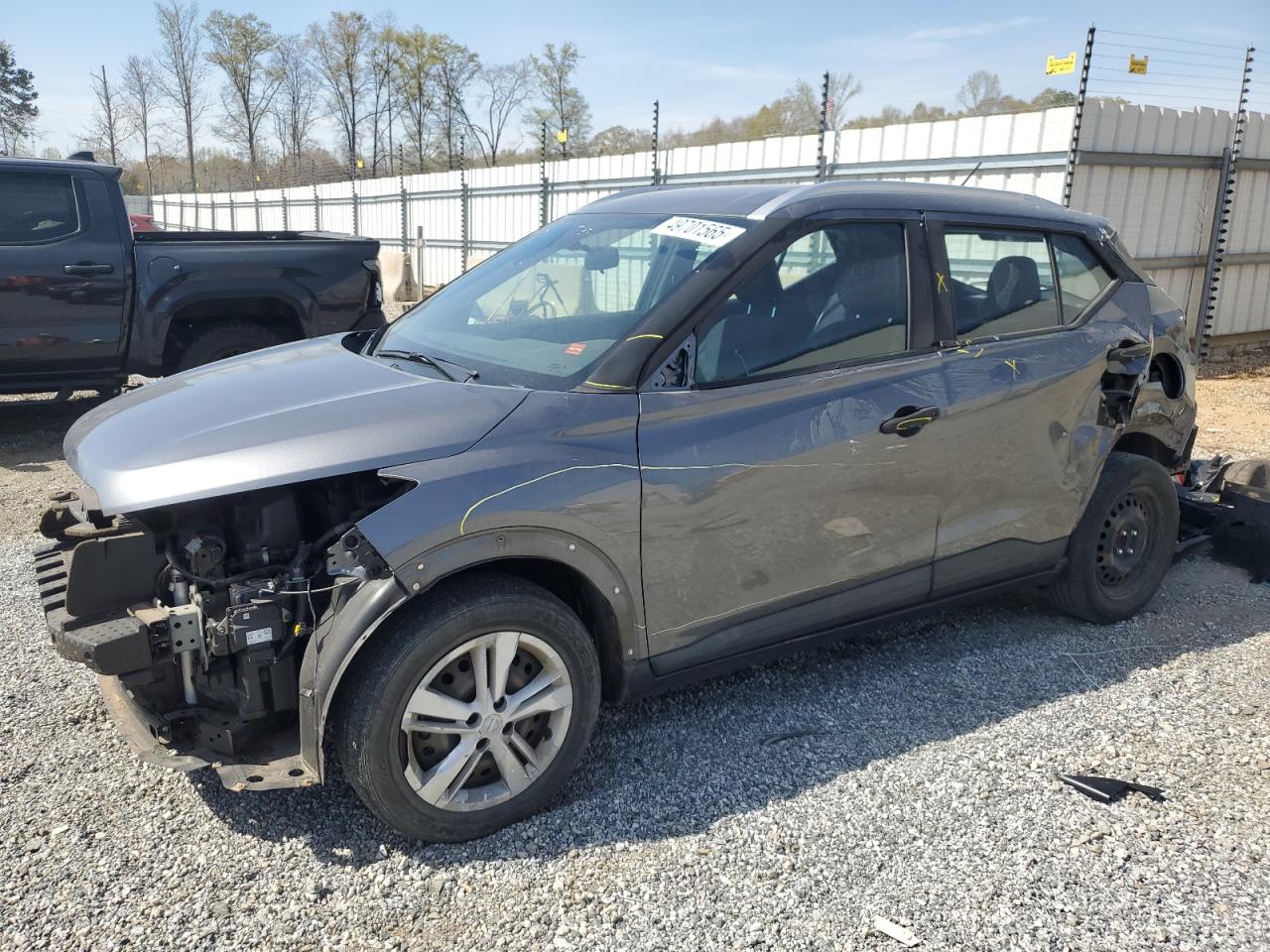 NISSAN KICKS S