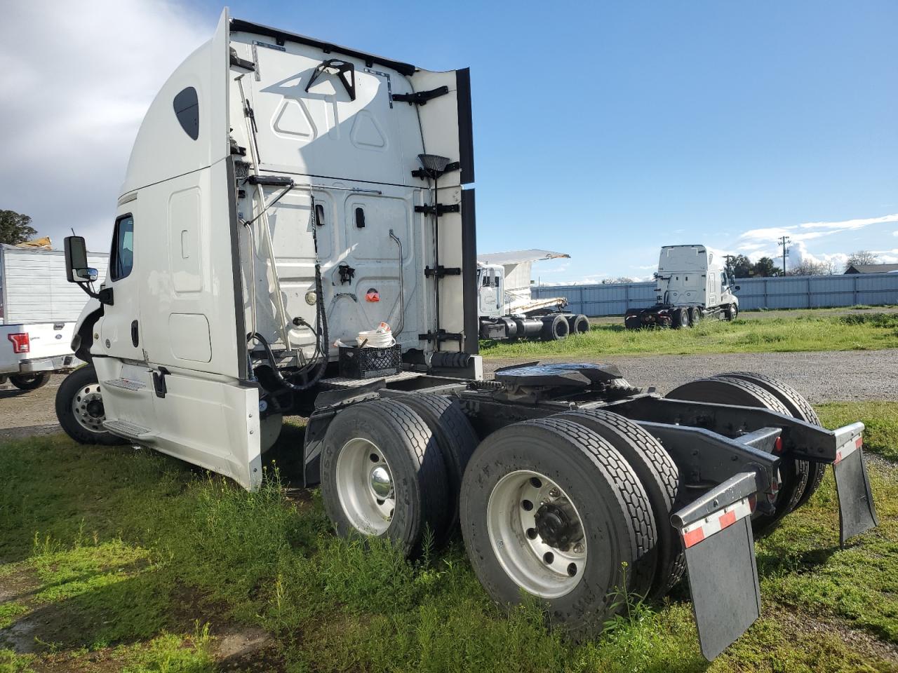 Lot #3280265989 2016 FREIGHTLINER CASCADIA 1