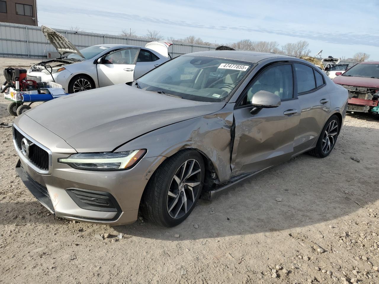 VOLVO S60 T5 MOMENTUM