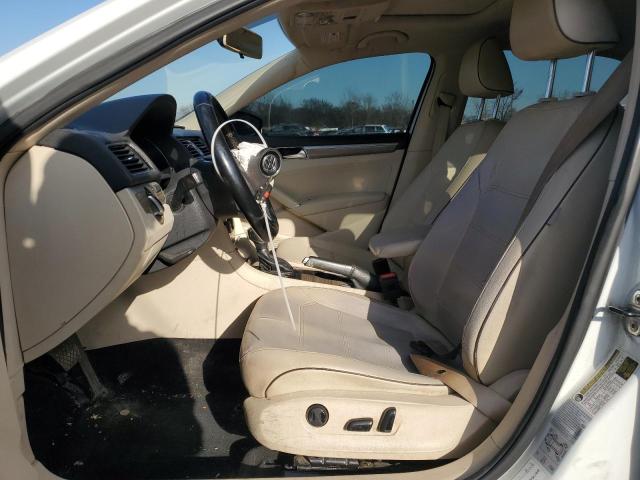 2017 VOLKSWAGEN PASSAT SE - 1VWBT7A35HC030832