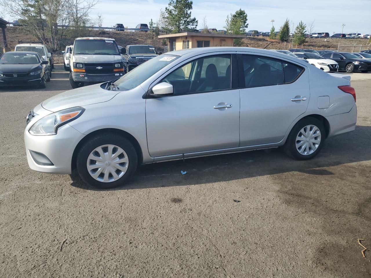NISSAN VERSA S