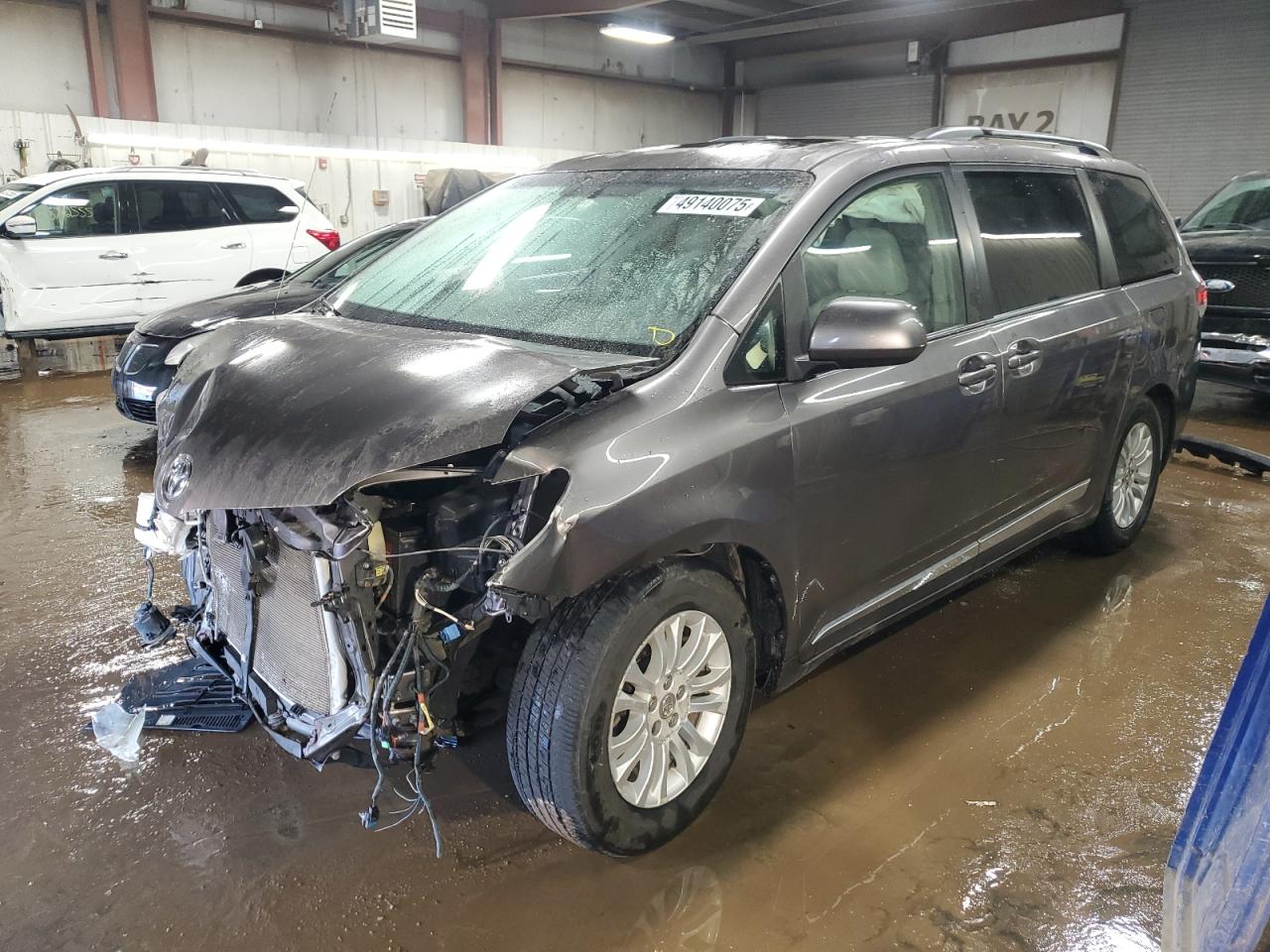 TOYOTA SIENNA XLE