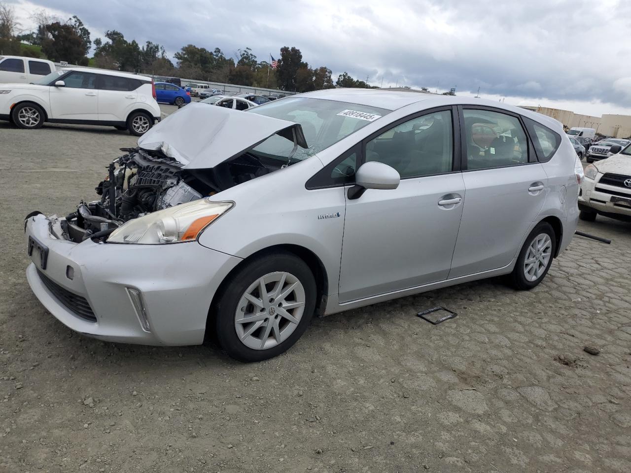 TOYOTA PRIUS V