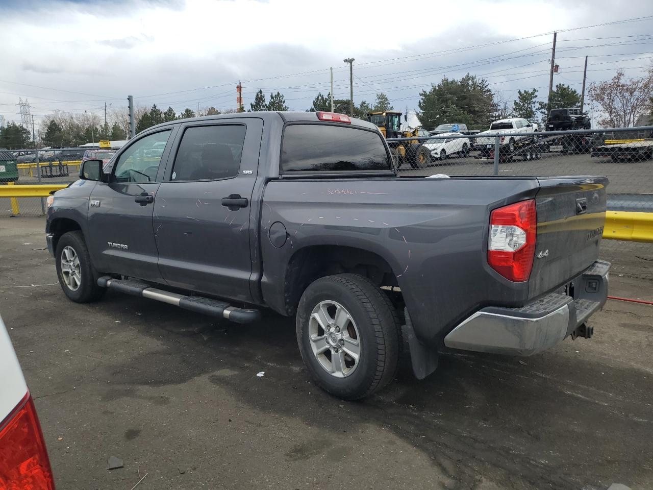 TOYOTA TUNDRA CREWMAX SR5