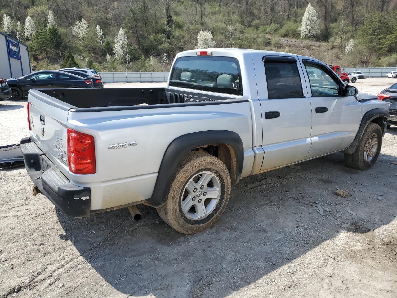 DODGE DAKOTA SLT