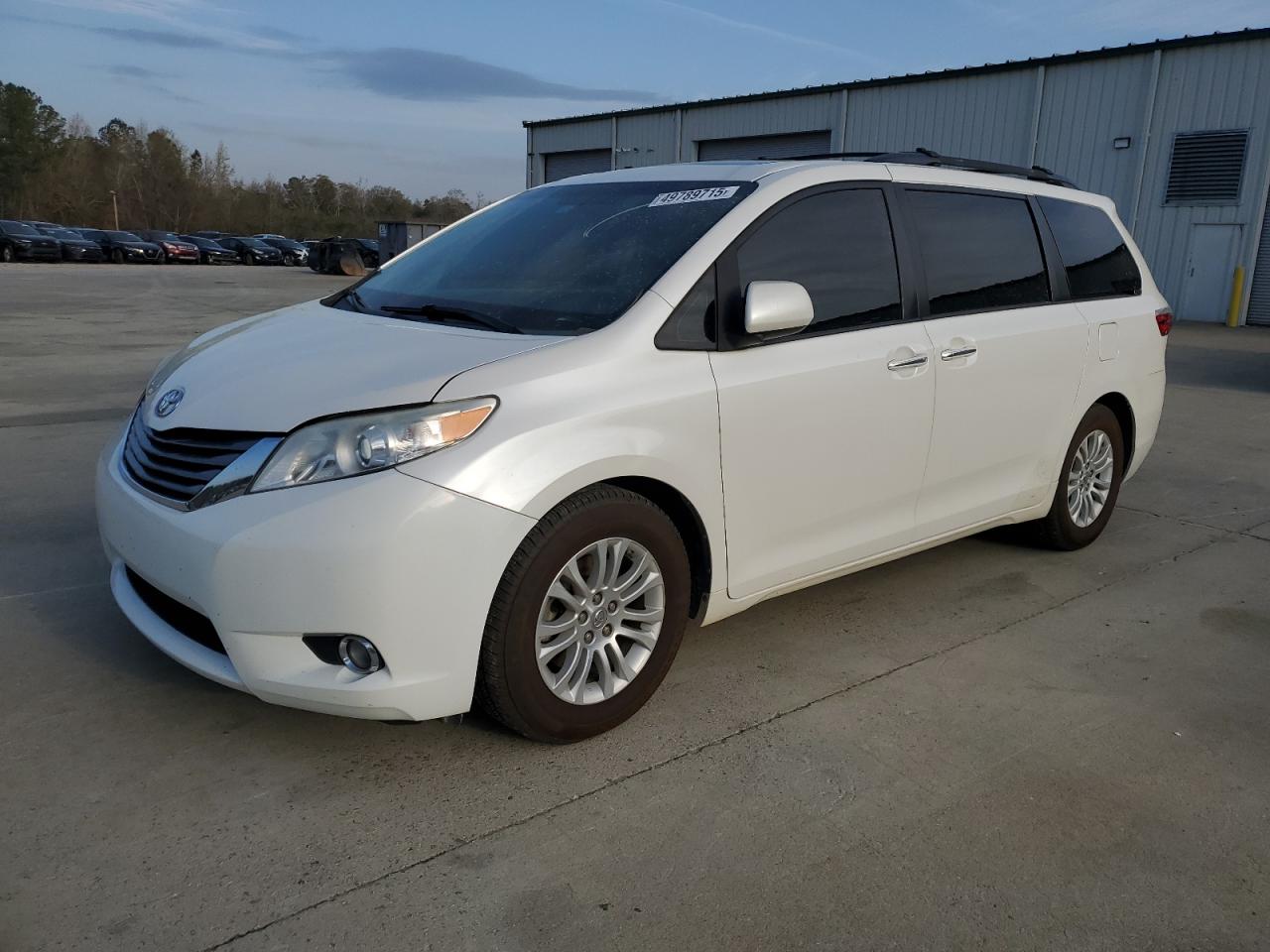 TOYOTA SIENNA XLE