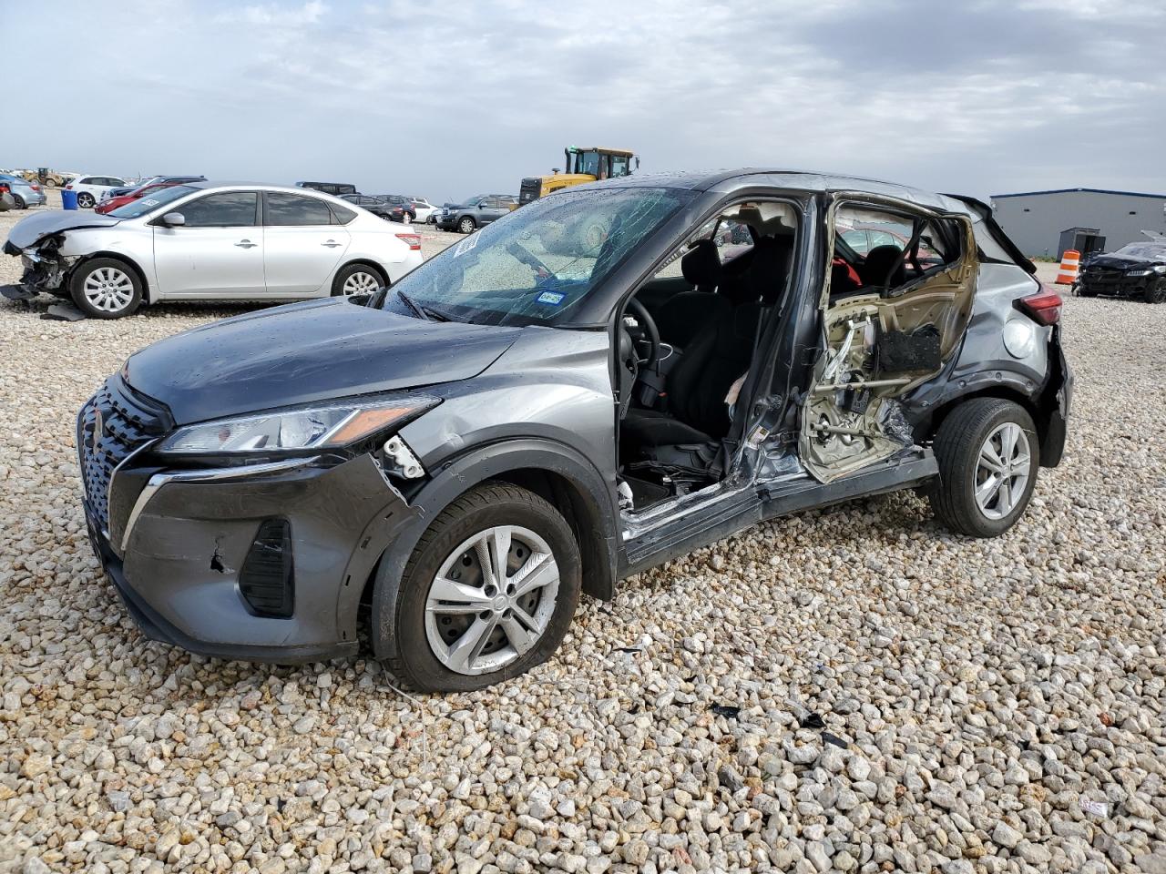 NISSAN KICKS S