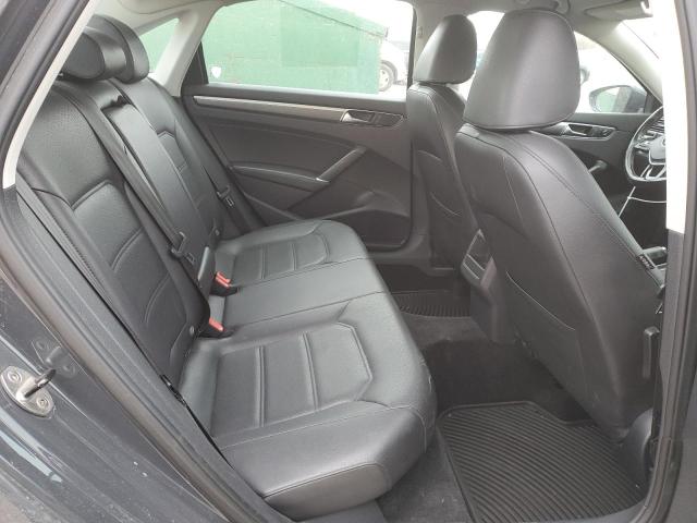 2017 VOLKSWAGEN PASSAT R-L - 1VWDT7A31HC009470