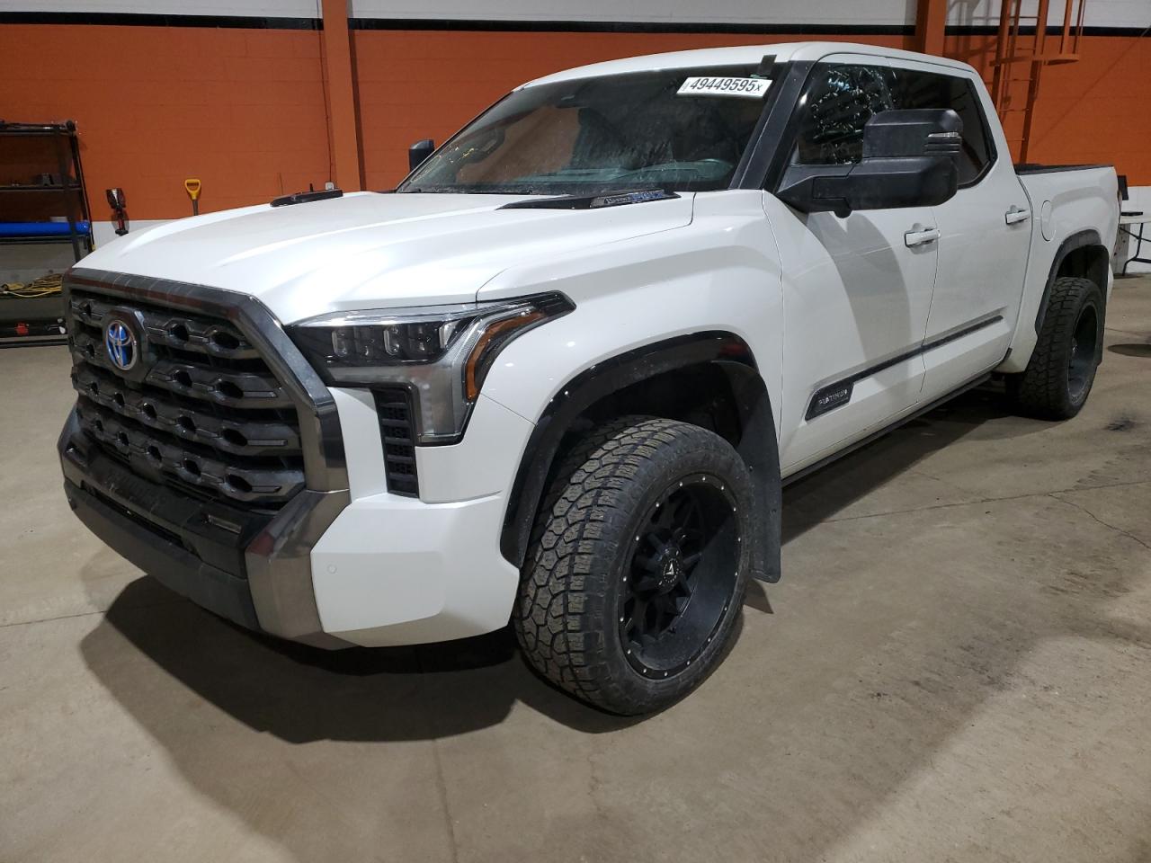 TOYOTA TUNDRA CREWMAX PLATINUM