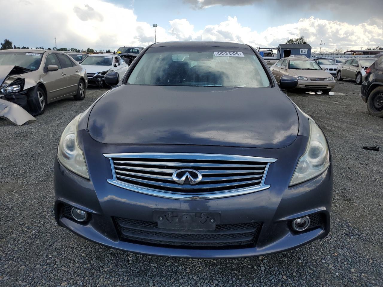 Infiniti G37 base 2012
