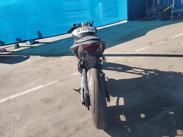 2019 YAMAHA YZFR3 A MH3RH18Y1KK001022