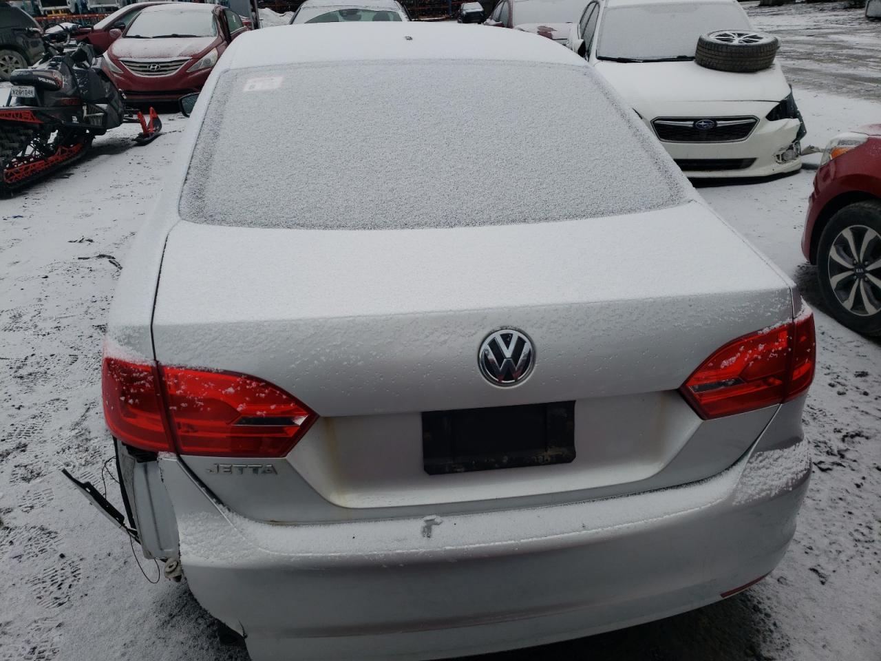 Volkswagen Jetta base 2013