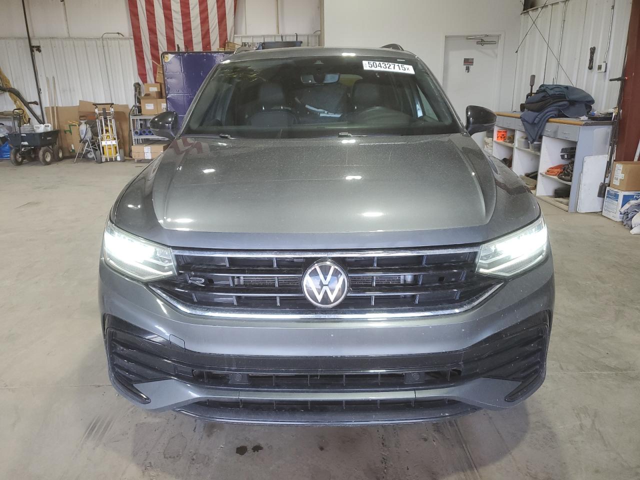 VOLKSWAGEN TIGUAN SE R-LINE BLACK