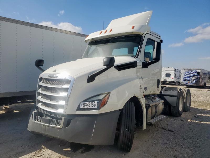 FREIGHTLINER CASCADIA 1 2019 white  diesel 3AKJHLDV0KSKE0860 photo #3