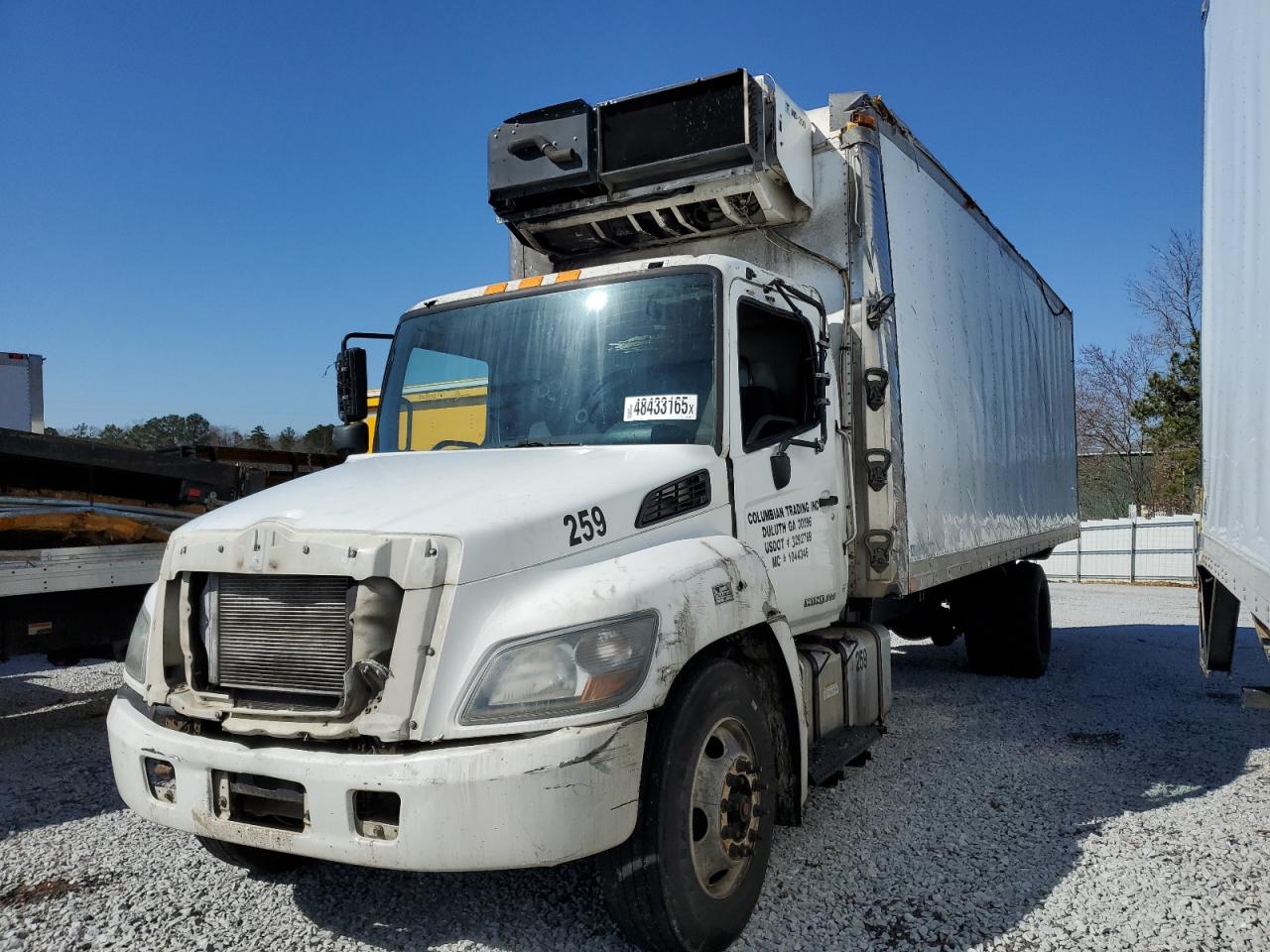 Lot #3268912282 2019 HINO 258/268