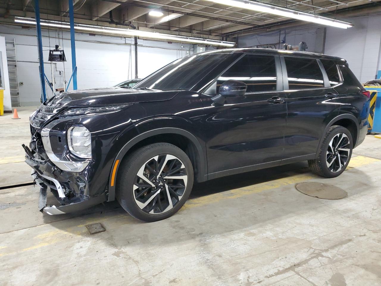 MITSUBISHI OUTLANDER SE