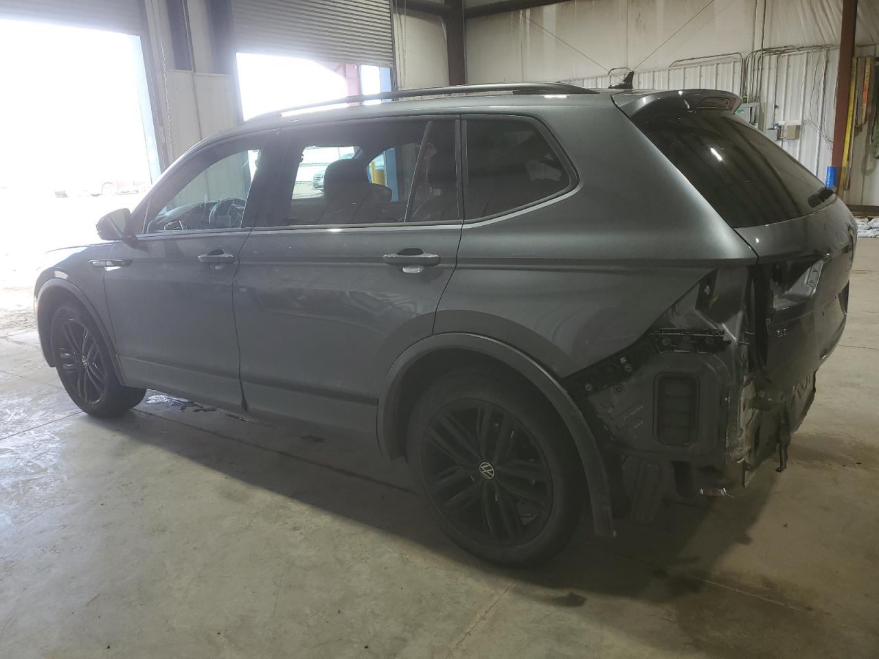 VOLKSWAGEN TIGUAN SE R-LINE BLACK