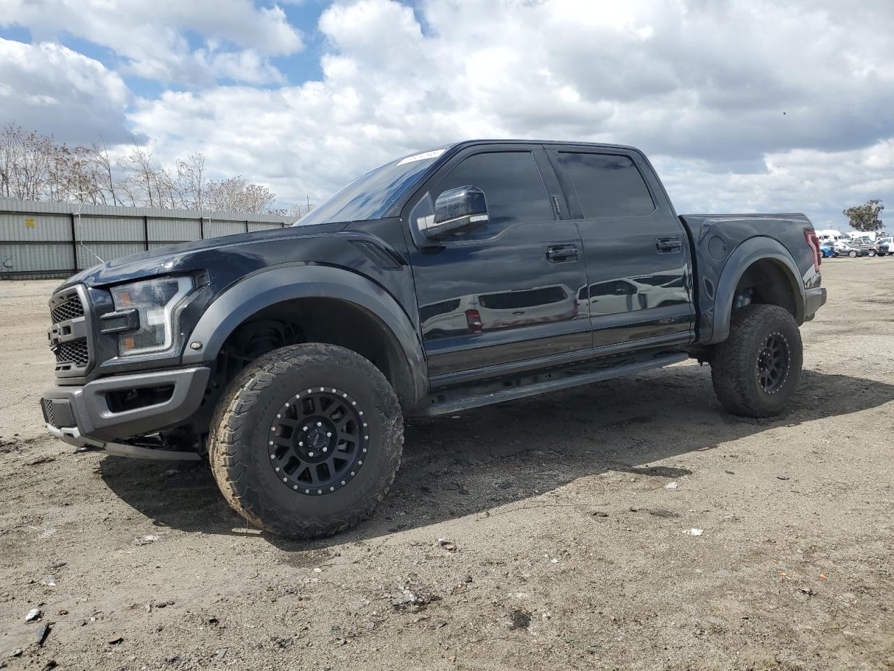 FORD F-150 RAPTOR