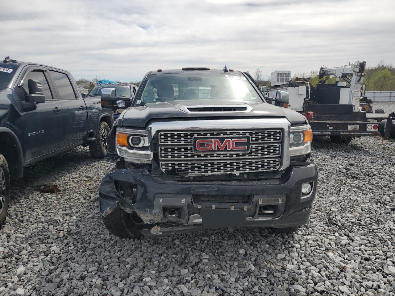 GMC SIERRA K2500 DENALI