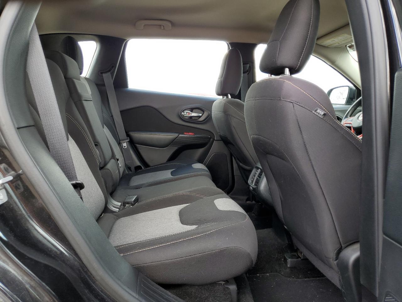 JEEP GRAND CHEROKEE SPORT